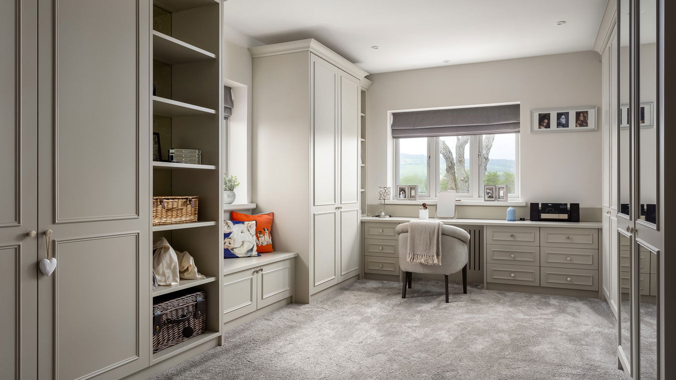 Fitted wardrobes and dressing table